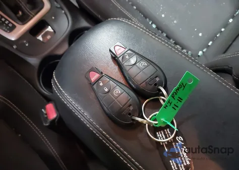 2016 Jeep Cherokee Latitude z USA, uszkodzony, nr VIN 1C4PJMCB8GW163311